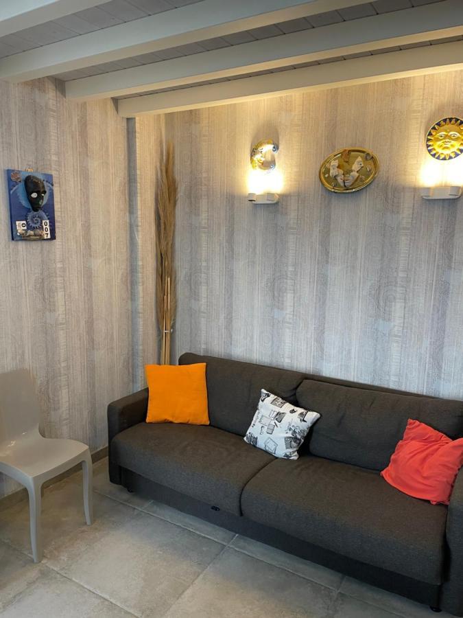 Recente Costruzione, Centrale, Tutti I Comfort ปอซซัลโล ภายนอก รูปภาพ